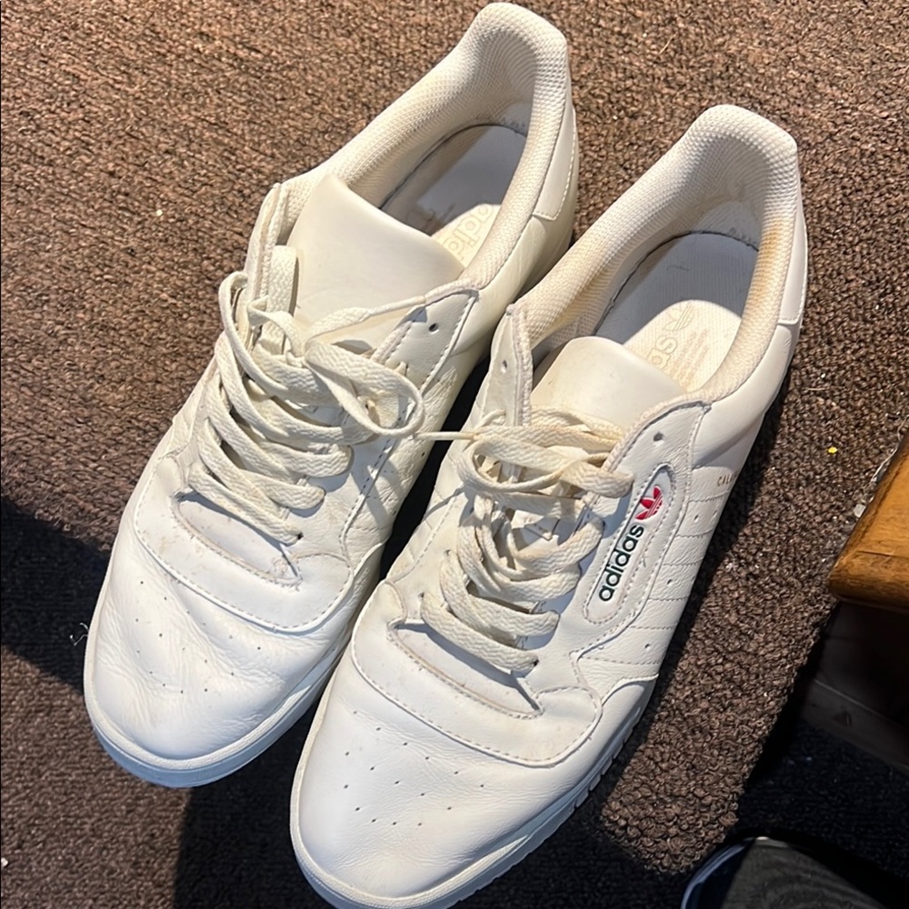 Adidas Yeezy powerphase in good condition, white size 13